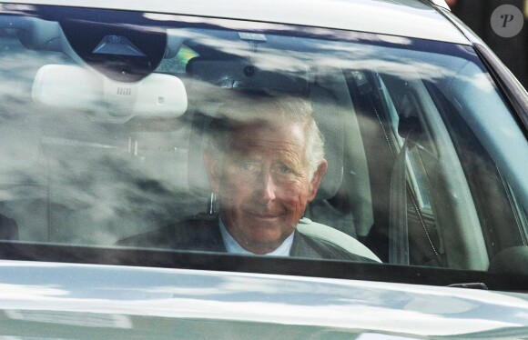 Le prince Charles rend visite à la princesse Charlotte de Cambridge au palais de Kensington à Londres le 5 mai 2015.