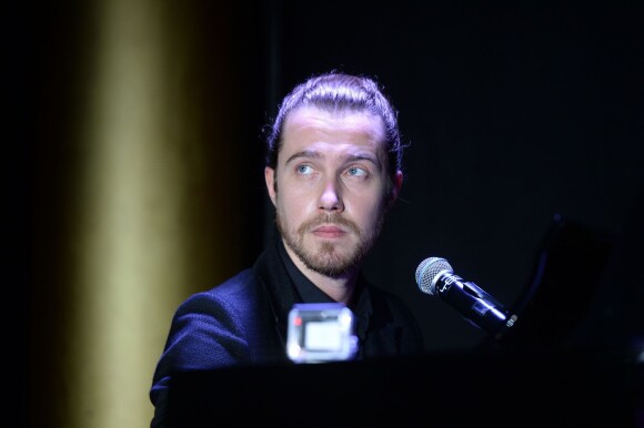 Julien Doré - Soirée de gala "Sauveteurs sans frontières" à l'hôtel du collectionneur à Paris le 23 mars 2015. 