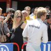 Nico Rosberg et son épouse Vivian Sibold enceinte, dans le paddock du Grand Prix de Catalogne à Barcelone à l'occasion du Grand Prix d'Espagne le 9 mai 2015