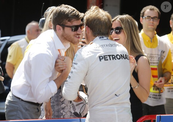 Nico Rosberg et sa femme Vivian Sibold, dans le paddock du Grand Prix de Catalogne à Barcelone à l'occasion du Grand Prix d'Espagne le 9 mai 2015