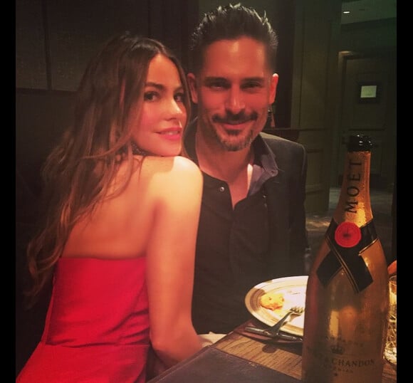 Sofia Vergara et Joe Mangiello ont célebré leur futur mariage au club privé Soho House à Hollywood avec les membres de leur famille et Arnold Schwarzenegger, le 9 mai 2015 sur Instagram