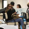 Sofia Vergara et son fiancé Joe Manganiello arrivent à l'aéroport de Los Angeles en provenance de New York, le 6 mai 2015.