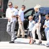 Exclusif - Gwen Stefani, Gavin Rossdale, leurs fils Kingston, Zuma et Apollo, et la nounou ont assisté à une messe dans une église de Los Angeles. Le 10 mai 2015.