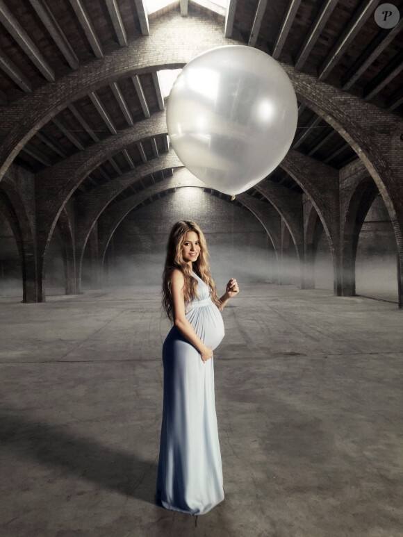 Shakira (enceinte de leur 2ème enfant), Gerard Pique et leur fils Milan ont posé pour l'Unicef à l'occasion de leur Baby Shower. Le 8 décembre 2014 