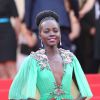 Lupita Nyong'o en Gucci - Montée des marches du film "La Tête Haute" pour l'ouverture du 68e Festival du film de Cannes le 13 mai 2015