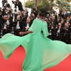 Lupita Nyong'o en Gucci - Montée des marches du film "La Tête Haute" pour l'ouverture du 68e Festival du film de Cannes le 13 mai 2015