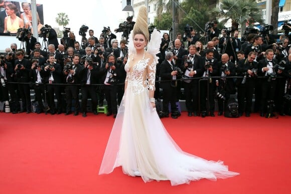 Elena Lenina révélée dans Nice People - Montée des marches du film "Mad Max : Fury Road" lors du 68 ème Festival International du Film de Cannes, à Cannes le 14 mai 2015.