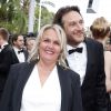 Valérie Damidot et son compagnon Régis, amoureux : Montée des marches du film "Mad Max : Fury Road" lors du 68 ème Festival International du Film de Cannes, à Cannes le 14 mai 2015.