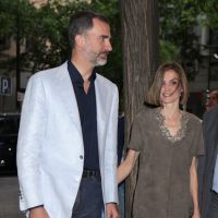 Letizia d'Espagne sexy: Très court vêtue pour une soirée de rigolade avec Felipe