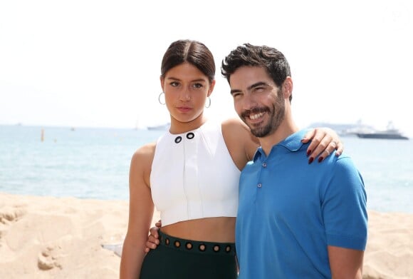 Adèle Exarchopoulos et Tahar Rahim - Photocall du film "Les Anarchistes" sur une plage lors du 68e Festival International du Film de Cannes le 14 mai 2015