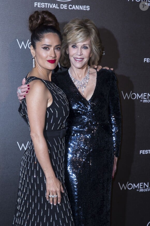 Salma Hayek et Jane Fonda - Remise du Prix Kering "Women in Motion" au Suquet lors du 68e Festival international du film de Cannes le 17 mai 2015