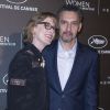 John Turturro et sa femme Katherine Borowitz - Remise du Prix Kering "Women in Motion" au Suquet lors du 68e Festival international du film de Cannes le 17 mai 2015