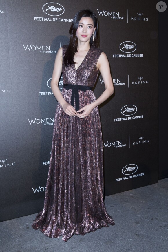Gianna Jun (Jeon Ji-hyeon) - Remise du Prix Kering "Women in Motion" au Suquet lors du 68e Festival international du film de Cannes le 17 mai 2015