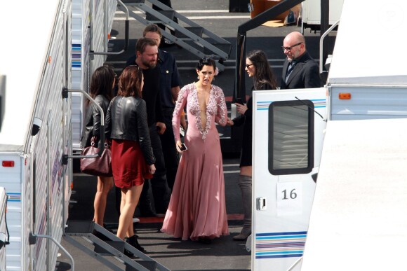 Rumer Willis se prépare pour la finale de Dancing With the Stars avec sa famille. Sa mère Demi Moore, ses soeurs Tallulah Belle et Scout LaRue ainsi que son père Bruce Willis et sa nouvelle épouse Emma Hemming. Le 18 mai 2015