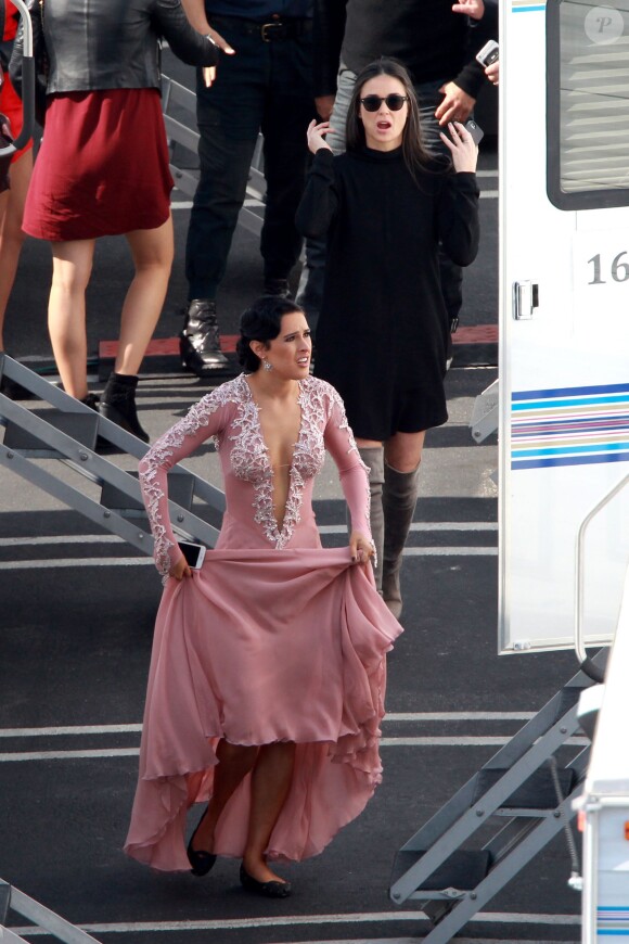 Rumer Willis se prépare pour la finale de Dancing With the Stars avec sa famille. Sa mère Demi Moore, ses soeurs Tallulah Belle et Scout LaRue ainsi que son père Bruce Willis et sa nouvelle épouse Emma Hemming. Le 18 mai 2015