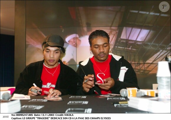 Tragédie signe des albums à la Fanc des Champs le 13 novembre 2003