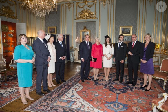 Sofia Hellqvist et le prince Carl Philip de Suède lors de la réception après la publication des bans de leur mariage le 17 mai 2015 en la chapelle royale, au palais Drottningholm, à Stockholm, où leurs noces seront célébrées le 13 juin 2015