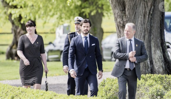 Le prince Carl Philip inaugurait le 26 mai 2015 au château de Stromsholm une exposition consacrée à la reine Hedvig Eleonora.