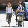 Emma Stone et Andrew Garfield aperçus faisant des courses ensemble, quelques semaines après la rumeur de leur rupture. (Los Angeles, 23 mai 2015)