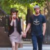 Emma Stone et son petit ami Andrew Garfield se promènent main dans la main à New York, le 16 juin 2014.