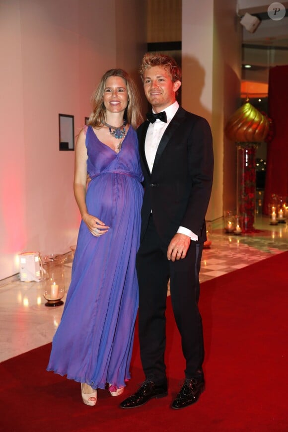 Nico Rosberg et sa femme Vivian, enceinte de leur premier enfant, lors du gala de clôture du 73e Grand Prix de Monaco, remporté par le pilote allemand, le 24 mai 2015 au Sporting de Monte-Carlo.
