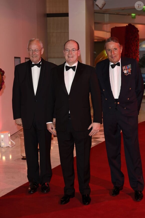Michel Roger, ministre d'Etat monégasque, le prince Albert II de Monaco et Michel Boeri, président de l'Automobile Club de Monaco, lors du gala de clôture du 73e Grand Prix de Monaco le 24 mai 2015 au Sporting de Monte-Carlo.