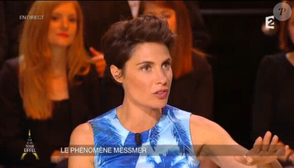 Alessandra Sublet présente Un soir à la tour Eiffel, sur France 2, le mercredi 27 mai 2015.