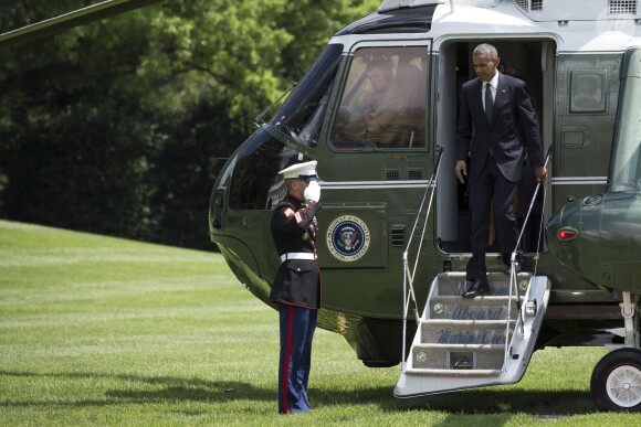 Barack Obama à la sortie d'un Marine One marche jusqu'à la Maison Blanche, le 6 juin 2015. Le président Obama s'est rendu à Wilmington dans le Delaware samedi matin pour faire l'éloge funèbre de Beau Biden.
