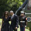 Michelle Obama et son mari Barack Obama à la sortie d'un Marine One marchent jusqu'à la Maison Blanche, le 6 juin 2015. Le président Obama s'est rendu à ilmington dans le Delaware samedi matin pour faire l'éloge funèbre de Beau Biden.