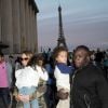 Mariah Carey à la tour Eiffel avec ses enfants Monroe et Moroccan à Paris, le 8 juin 2015. 