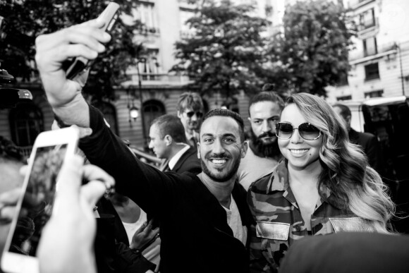 Mariah Carey à la tour Eiffel avec ses enfants Monroe et Moroccan à Paris, le 8 juin 2015. 
