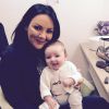 Martine McCutcheon avec son bébé Rafferty, 4 mois, dans les loges de l'émission This Morning (ITV) le 8 juin 2015.