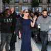 Mariah Carey sort de son hôtel le Peninsula pour aller dîner avec Azzedine Alaïa à Paris, le 9 juin 2015. 