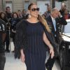 La chanteuse Mariah Carey quitte son hotel parisien le 9 juin 2015.