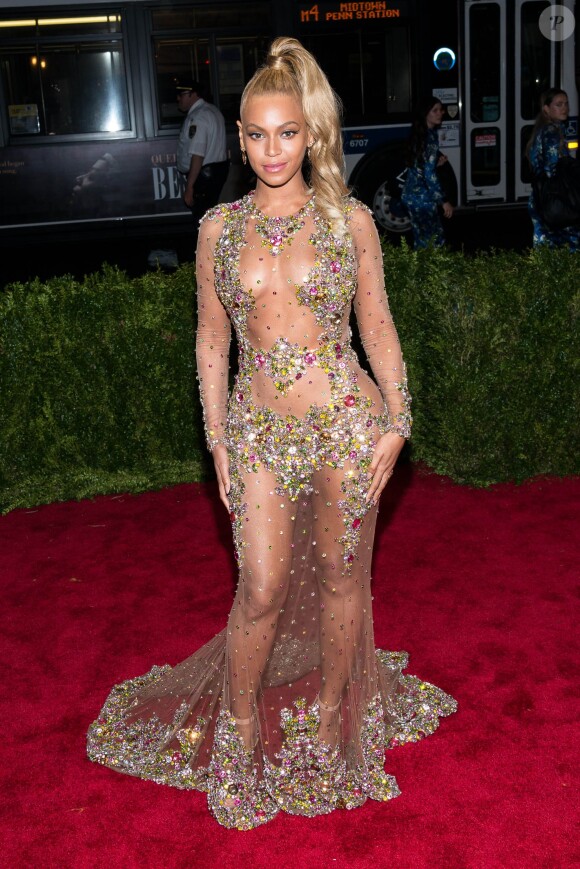 Beyoncé Knowles - Soirée Costume Institute Gala 2015 (Met Ball) au Metropolitan Museum célébrant l'ouverture de Chine: à travers le miroir à New York, le 4 mai 2015.  