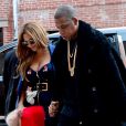  Beyonc&eacute; Knowles et son mari Jay-Z sont all&eacute;s au d&eacute;fil&eacute; de mode de Kanye West &agrave; New York. Le 12 f&eacute;vrier 2015  