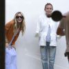 Exclusif - Les jumelles Mary-Kate et Ashley Olsen font du shopping à "L'Agence" à West Hollywood, le 5 juin 2014. Ashley est celle qui a les cheveux détachés. 