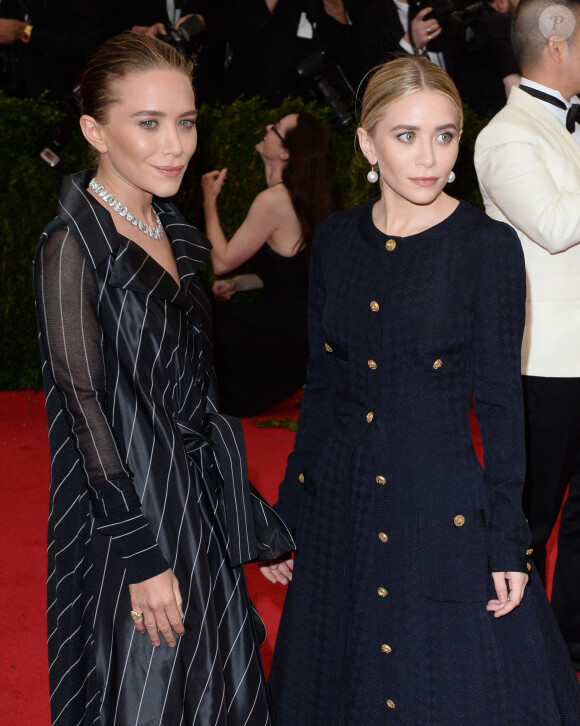 Les jumelles Mary-Kate et Ashley Olsen - Soirée du Met Ball / Costume Institute Gala 2014: "Charles James: Beyond Fashion" à New York, le 5 mai 2014. 