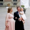 La princesse Madeleine de Suède, enceinte, son mari Christopher O'Neill et leur fille la princesse Leonore de Suède au mariage du prince Carl Philip de Suède et Sofia Hellqvist à la chapelle du palais royal à Stockholm, le 13 juin 2015.