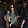 Selena Gomez arrive à l'aéroport de LAX à Los Angeles en provenance de Paris le 12 mars 2015.