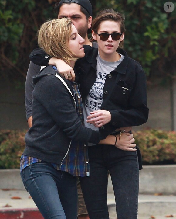 Kristen Stewart et Alicia Cargile tendrement complices à Los Angeles, le 25 mai 2015.
