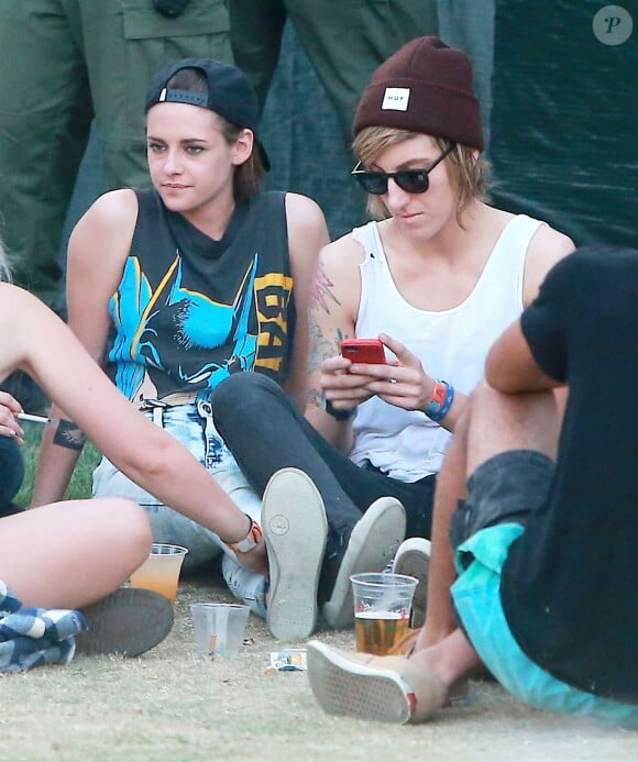 Kristen Stewart et sa supposée petite amie Alicia Cargile lors du 3e jour du festival Coachella Valley Music and Arts à Indio, le 19 avril 2015.