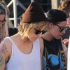 Kristen Stewart et Alicia Cargile au Coachella Music Fest à Indio, le 19 avril 2015.