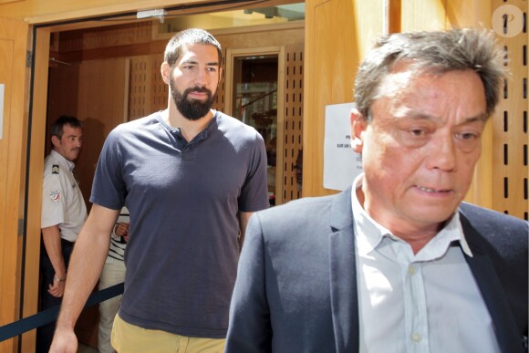 Nikola Karabatic et son avocat Jean-Marc Phung au tribunal correctionnel de Montpellier le 15 juin 2015