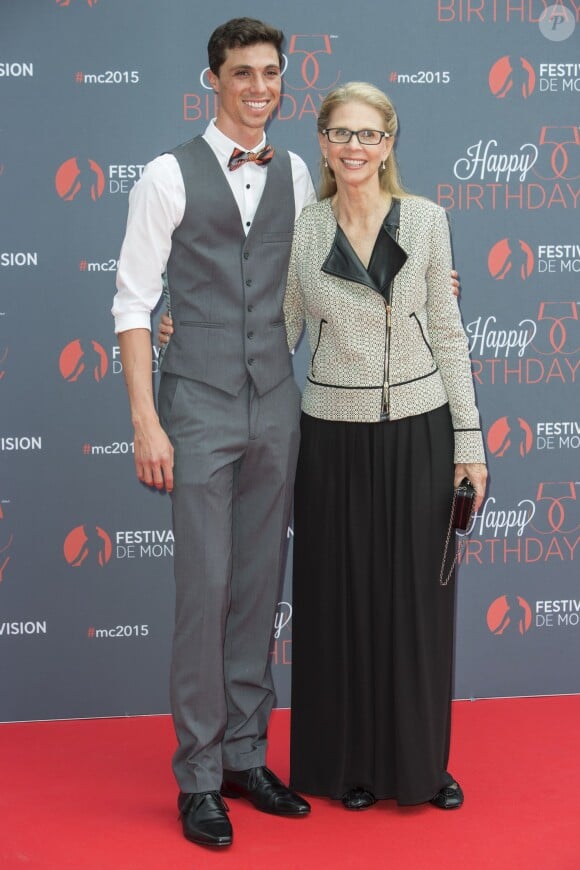 Lindsay Wagner et son fils Alex Kingi - Photocall de la soirée d'anniversaire du 55ème festival de télévision de Monte-Carlo à Monaco. Le 16 juin 2015  