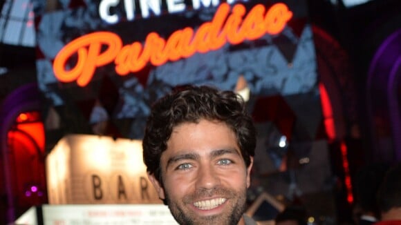 Adrian Grenier : Le playboy d'Entourage séduit au Grand Palais avec Jean Imbert