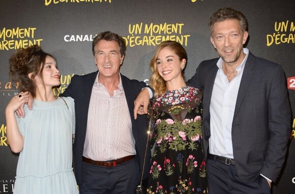 Lola Le Lann, François Cluzet, Alice Isaaz et Vincent Cassel - Avant-première du film "Un moment d'égarement" au Gaumont Opéra à Paris, le 17 juin 2015.