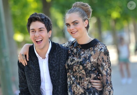 Cara Delevingne, Nat Wolff - Photocall du film "La Face Cachée de Margo" (Paper Towns) au Champ-de-Mars le 17 juin 2015 à Paris.