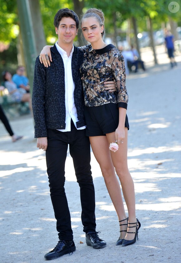 Cara Delevingne, Nat Wolff - Photocall du film "La Face Cachée de Margo" (Paper Towns) au Champ-de-Mars le 17 juin 2015 à Paris.