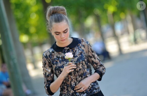 Cara Delevingne - Photocall du film "La Face Cachée de Margo" (Paper Towns) au Champ-de-Mars le 17 juin 2015 à Paris.